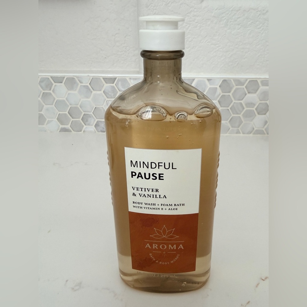 Bath and Body Works Aroma Mindful Pause Vetiver & Vanilla Body Wash